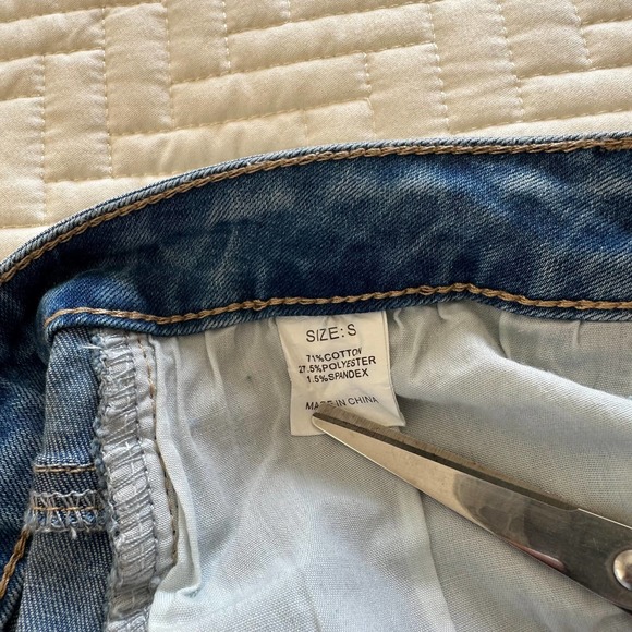 NWOT C+D+M Distressed Mid Rise Skinny Blue Jeans Button Fly Stretch Size Small - Picture 6 of 6